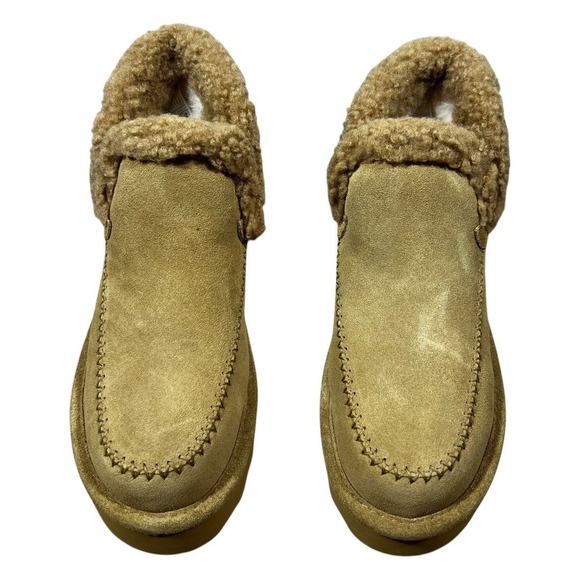 BearPaw Shoes - NWT Bearpaw Maeve Platform Lo Solid Suede Boots Hickory Cozy Winter Size 7
